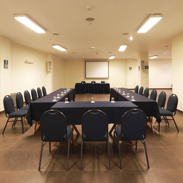 1 salón hasta 100 personas
